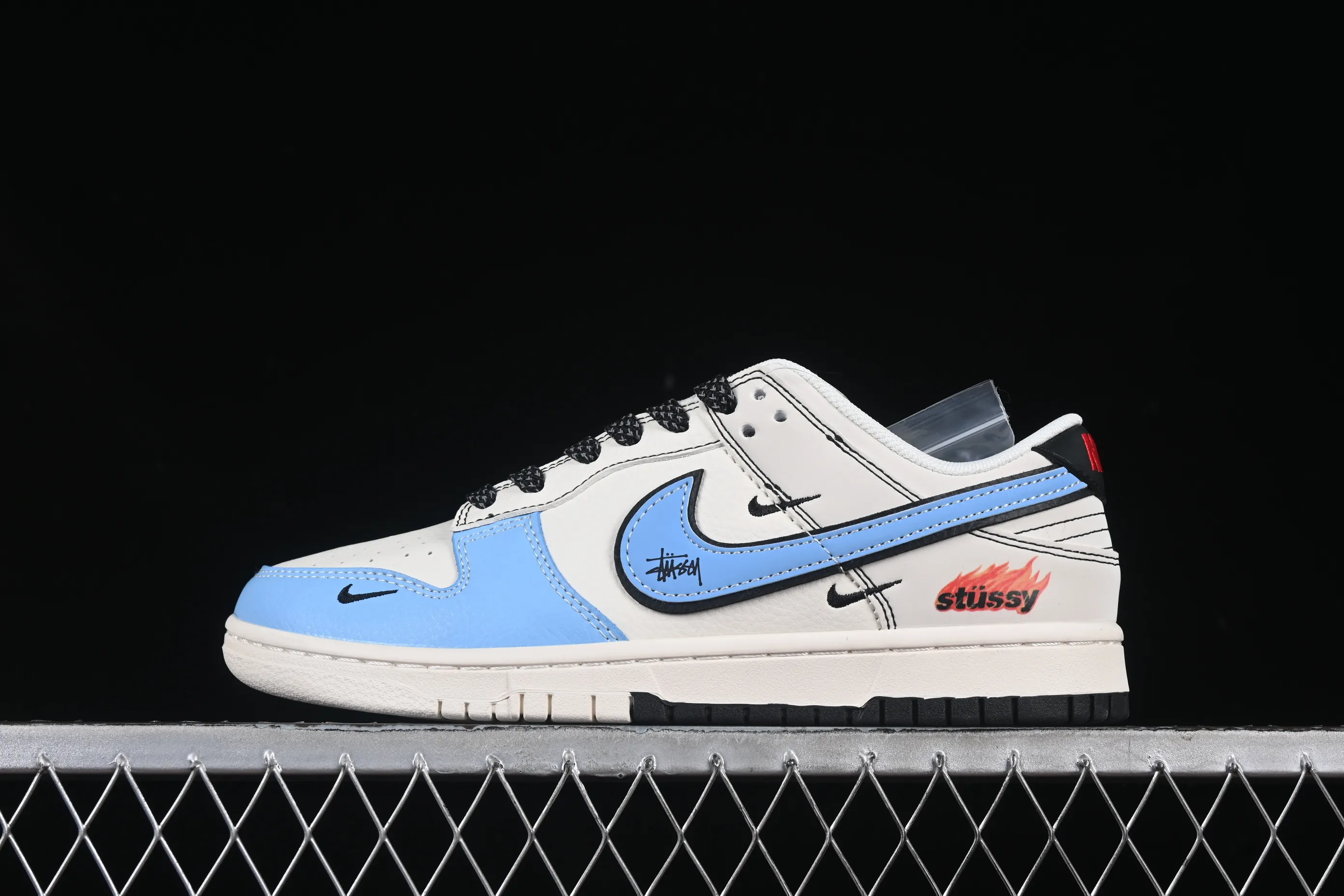 All categories Nk SB Dunk Series Nk SB Dunk Low High-end customized low-top sneakers Nike SB Dunk Low Stusi co-branded black and blue Anniversary high-end customized low-top casual sneakers ZH2598-225